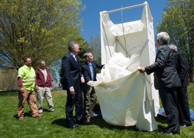 The sycamore clone was unveiled at a town-gown ceremony on April 22, 2013.