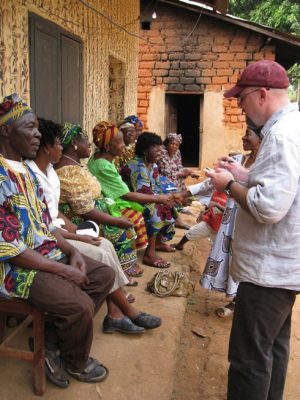 munsell-with-cameroonian-farmers